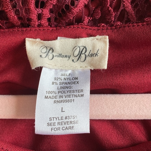 Red Lace top - Picture 3 of 3